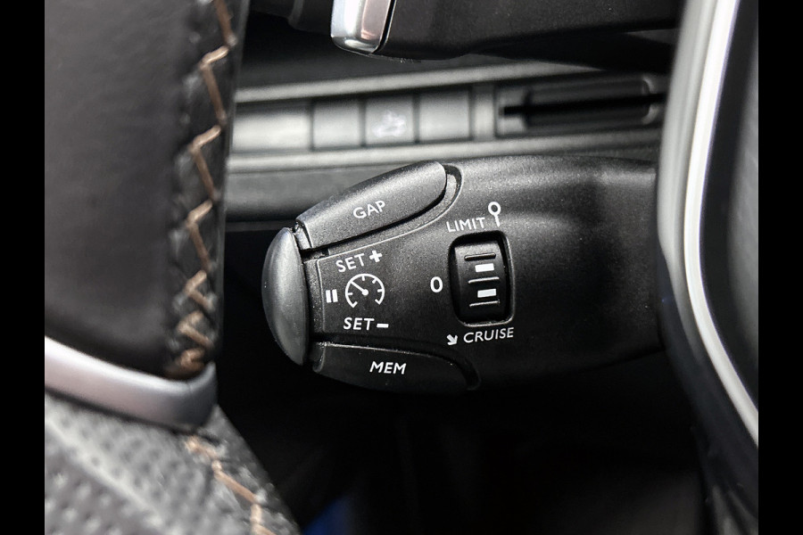 Peugeot 5008 1.5 HDI Automaat 7Pers. GT-Line Euro6 / Panoramadak / Trekhaak / Leder / Airco-ecc./ Xenon / Apk nieuw