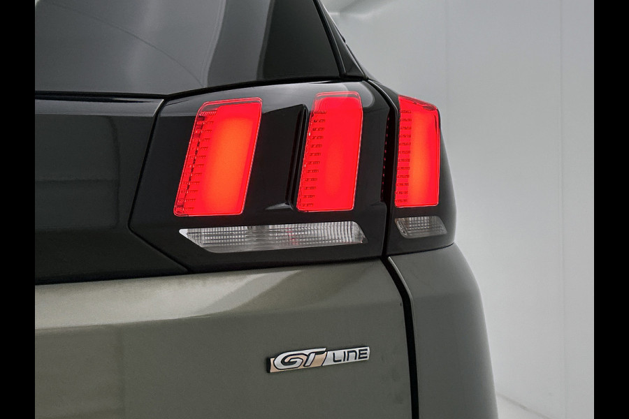 Peugeot 5008 1.5 HDI Automaat 7Pers. GT-Line Euro6 / Panoramadak / Trekhaak / Leder / Airco-ecc./ Xenon / Apk nieuw