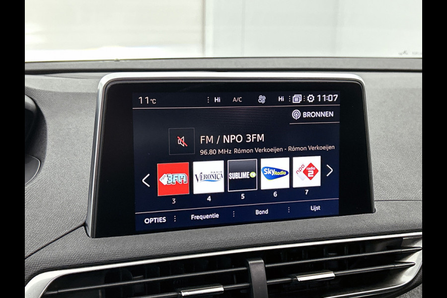 Peugeot 5008 1.5 HDI Automaat 7Pers. GT-Line Euro6 / Panoramadak / Trekhaak / Leder / Airco-ecc./ Xenon / Apk nieuw