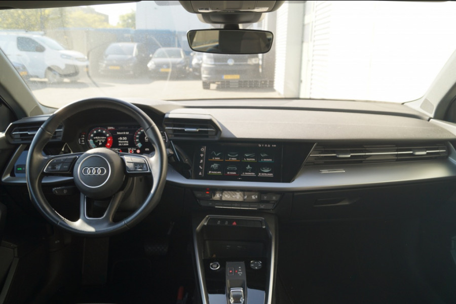 Audi A3 30 TFSI 110pk Automaat Business Edition -NAVI-ECC-