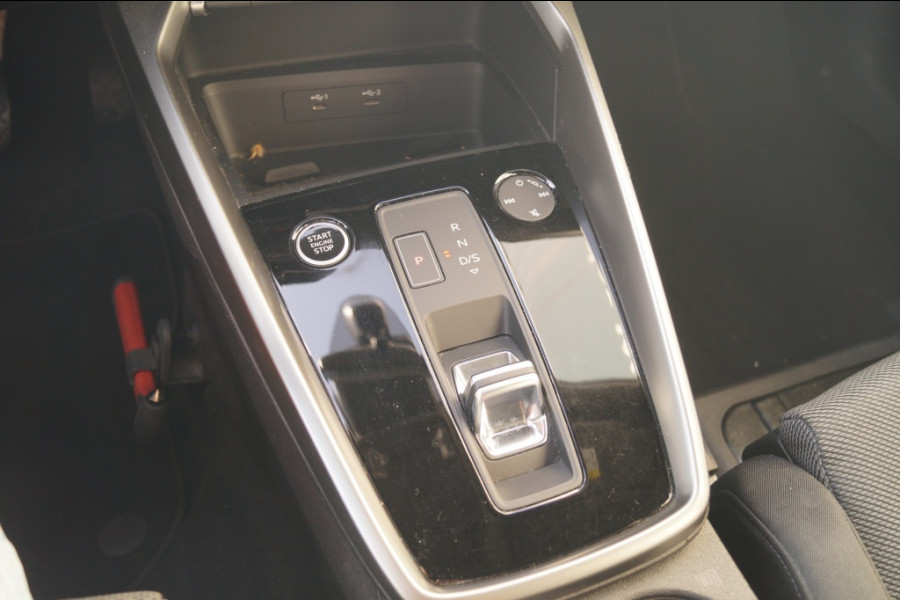Audi A3 30 TFSI 110pk Automaat Business Edition -NAVI-ECC-