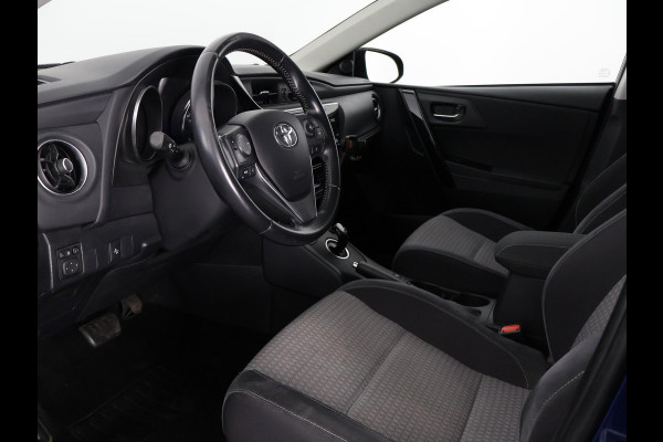 Toyota Auris 1.8 Hybrid Executive | Navigatie | Sportstoelen | Camera | Lichtmetalen velgen |