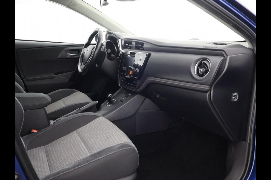 Toyota Auris 1.8 Hybrid Executive | Navigatie | Sportstoelen | Camera | Lichtmetalen velgen |
