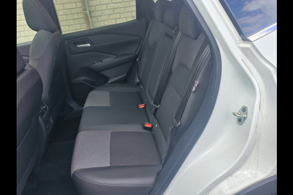 Nissan QASHQAI 1.3 MHEV Xtronic N-Connecta uit 2025 Rijklaar + Fabrieksgarantie  Automaat  Panorama-dak Henk Jongen Auto's in Helmond,  al 50 jaar service zoals 't hoort!