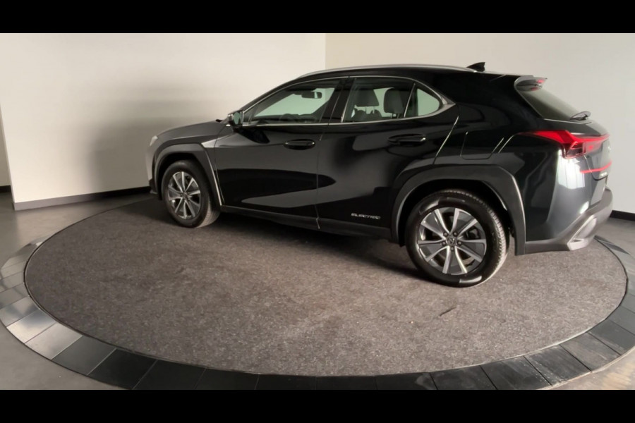 Lexus UX 300e Business 54 kWh | Tot € 4.000 klantvoordeel* | Elektrisch Rijden in Stijl | Nette auto | Apple Carplay / Android Auto