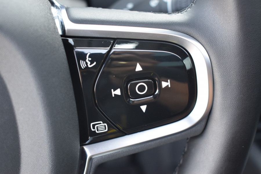 Volvo XC60 T8 AWD 455PK Plug-in Hybrid Ultra Black Edition | HUD | Luchtvering | Panodak | H&K | 360 Camera | 21"LMV | Stoelverwarming |