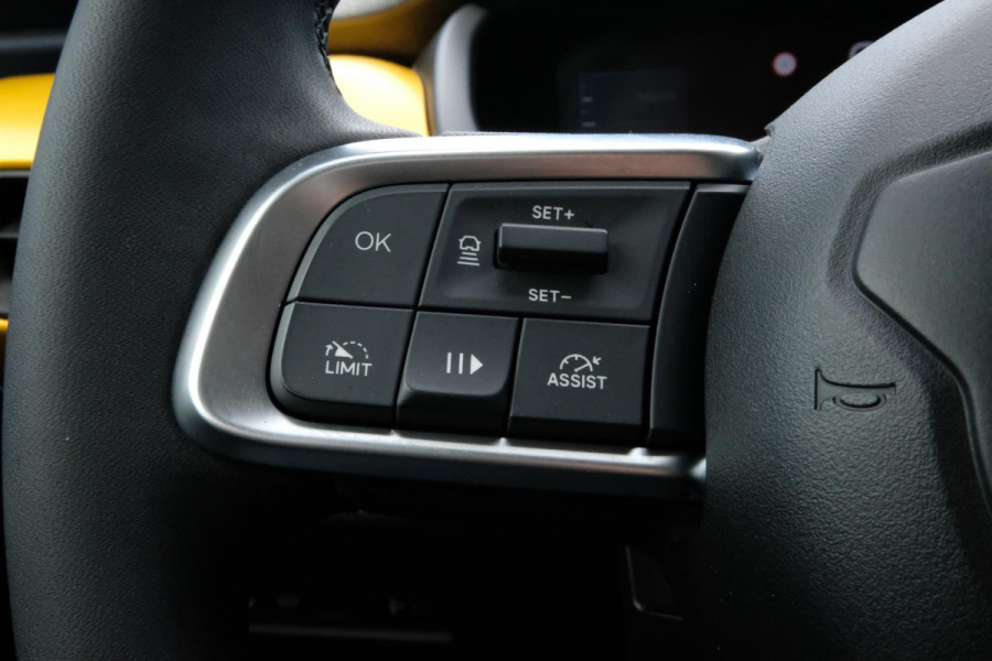 Jeep Avenger 1st Edition 54 kWh 165 PK | 54 KWH | CarPlay | Navigatie | LED verlichting | Lichtmetalen velgen | Two - Tone | Elektrische klep |