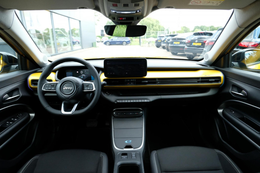 Jeep Avenger 1st Edition 54 kWh 165 PK | 54 KWH | CarPlay | Navigatie | LED verlichting | Lichtmetalen velgen | Two - Tone | Elektrische klep |