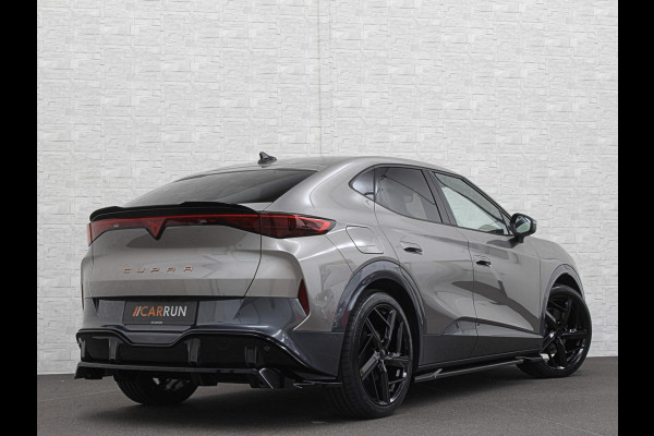 CUPRA Tavascan 77 kWh Aero-pack | Nieuw! | Winter-Pack | Warmtepomp | Verlengde Fabrieksgarantie | 7x Op Voorraad | Adaptive Cruise Control | 3-Zone Clima | Verwarmde Voorruit | Keyless-Entry | Sfeerverlichting | Stoelverwarming | Carplay | Stuurverwarming | Getint Glas | 19 inch | Lane-Assist | Camera | Draadloos Laden |