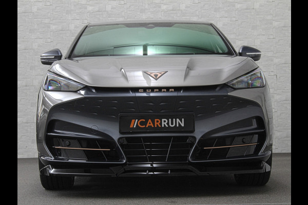 CUPRA Tavascan 77 kWh Aero-pack | Nieuw! | Winter-Pack | Warmtepomp | Verlengde Fabrieksgarantie | 7x Op Voorraad | Adaptive Cruise Control | 3-Zone Clima | Verwarmde Voorruit | Keyless-Entry | Sfeerverlichting | Stoelverwarming | Carplay | Stuurverwarming | Getint Glas | 19 inch | Lane-Assist | Camera | Draadloos Laden |
