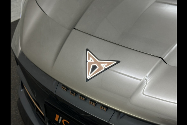 CUPRA Tavascan 77 kWh Aero-pack | Nieuw! | Winter-Pack | Warmtepomp | Verlengde Fabrieksgarantie | 7x Op Voorraad | Adaptive Cruise Control | 3-Zone Clima | Verwarmde Voorruit | Keyless-Entry | Sfeerverlichting | Stoelverwarming | Carplay | Stuurverwarming | Getint Glas | 19 inch | Lane-Assist | Camera | Draadloos Laden |