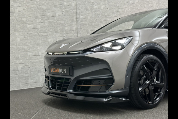 CUPRA Tavascan 77 kWh Aero-pack | Nieuw! | Winter-Pack | Warmtepomp | Verlengde Fabrieksgarantie | 7x Op Voorraad | Adaptive Cruise Control | 3-Zone Clima | Verwarmde Voorruit | Keyless-Entry | Sfeerverlichting | Stoelverwarming | Carplay | Stuurverwarming | Getint Glas | 19 inch | Lane-Assist | Camera | Draadloos Laden |
