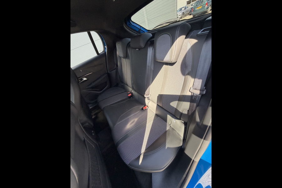 Peugeot 208 100pk GT-Line (Trekhaak - Camera - Adaptieve Cruise Controle - Keyless Entry - Apple Carplay - Navigatie - Automatische Airco -