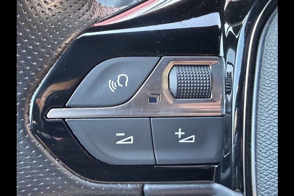 Peugeot 208 100pk GT-Line (Trekhaak - Camera - Adaptieve Cruise Controle - Keyless Entry - Apple Carplay - Navigatie - Automatische Airco -