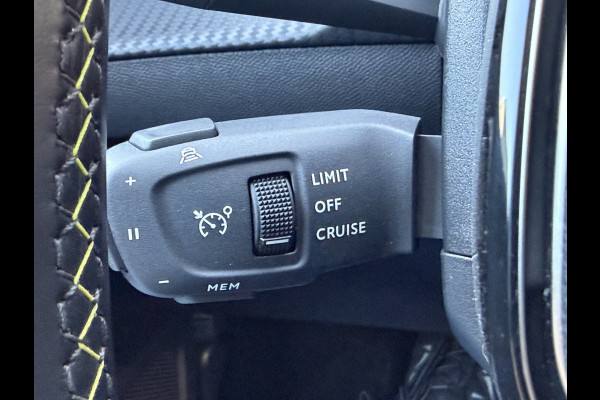 Peugeot 208 100pk GT-Line (Trekhaak - Camera - Adaptieve Cruise Controle - Keyless Entry - Apple Carplay - Navigatie - Automatische Airco -