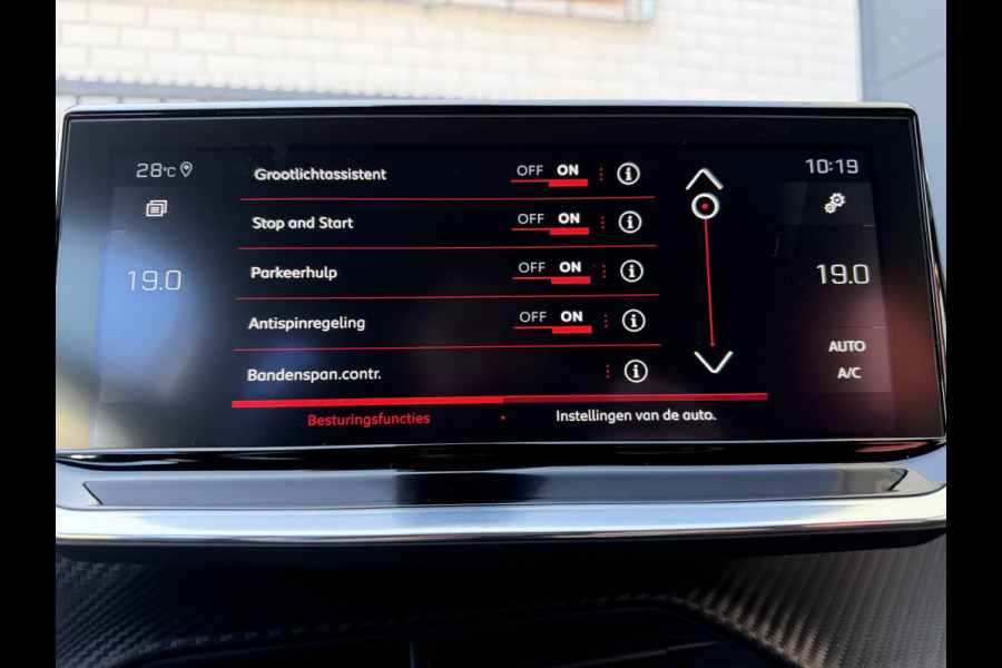 Peugeot 208 100pk GT-Line (Trekhaak - Camera - Adaptieve Cruise Controle - Keyless Entry - Apple Carplay - Navigatie - Automatische Airco -