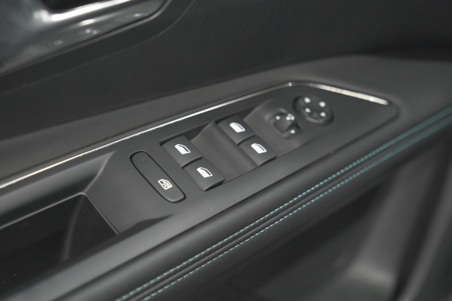 Peugeot 3008 1.6 HYbrid 225 Allure | Plug in Hybride | Camera | Dodehoekdetectie | Apple Carplay