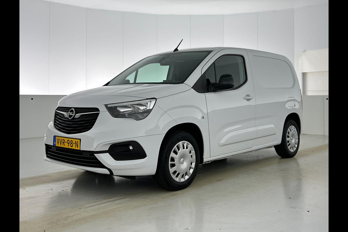 Opel Combo 130pk L1 Automaat Apple Carplay Trekhaak Parkeersensoren Airco Cruise control 2-zits