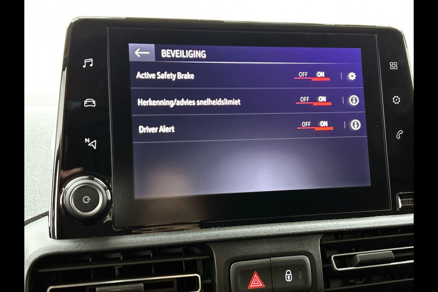 Opel Combo 130pk L1 Automaat Apple Carplay Trekhaak Parkeersensoren Airco Cruise control 2-zits