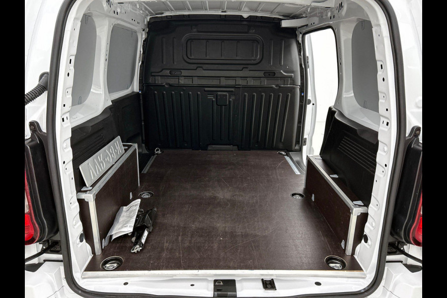 Opel Combo 130pk L1 Automaat Apple Carplay Trekhaak Parkeersensoren Airco Cruise control 2-zits