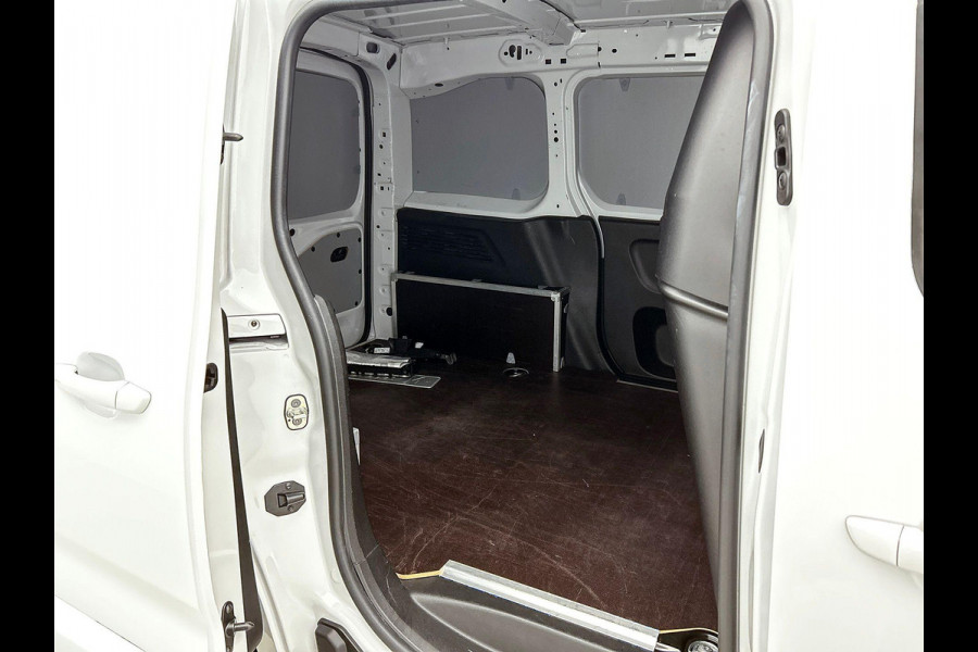 Opel Combo 130pk L1 Automaat Apple Carplay Trekhaak Parkeersensoren Airco Cruise control 2-zits