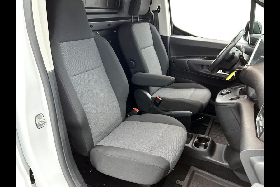 Opel Combo 130pk L1 Automaat Apple Carplay Trekhaak Parkeersensoren Airco Cruise control 2-zits