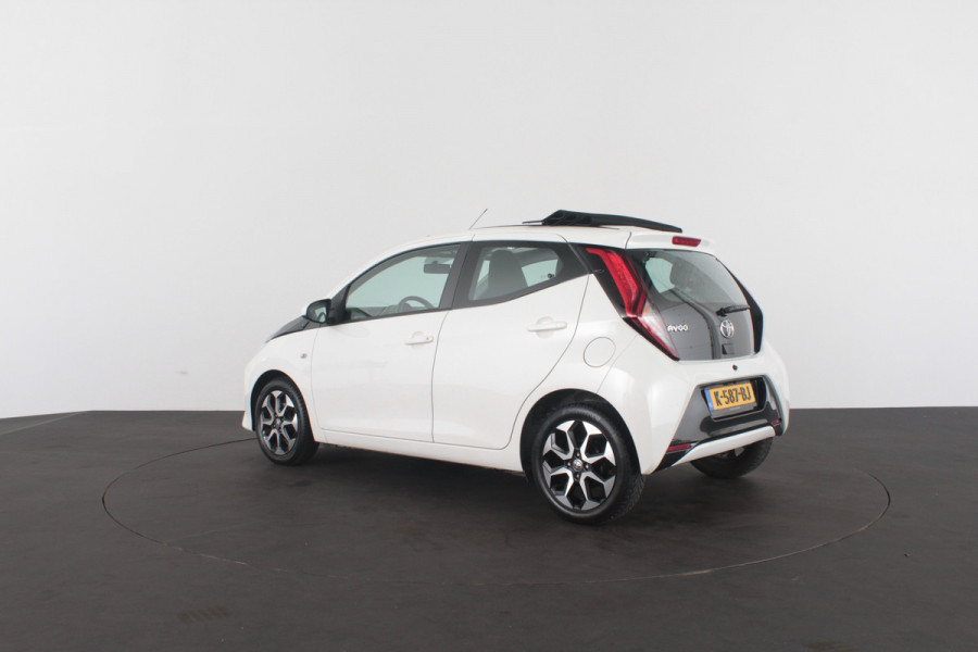 Toyota Aygo 1.0 VVT-i x-joy > Schuifdak/Camera/Navigatie via (Apple CarPlay / Android Auto)