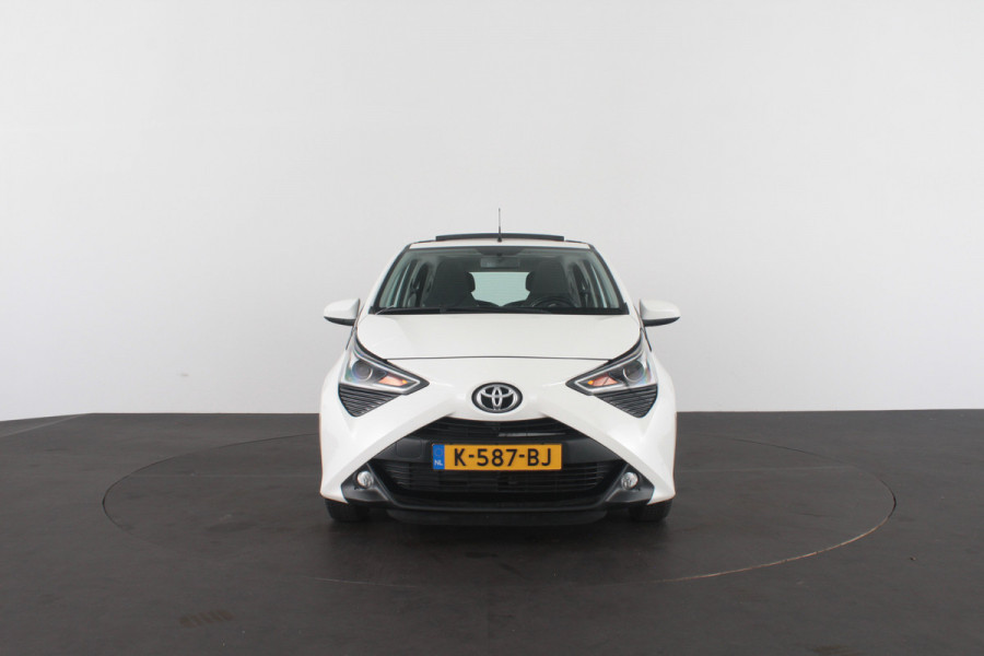 Toyota Aygo 1.0 VVT-i x-joy > Schuifdak/Camera/Navigatie via (Apple CarPlay / Android Auto)