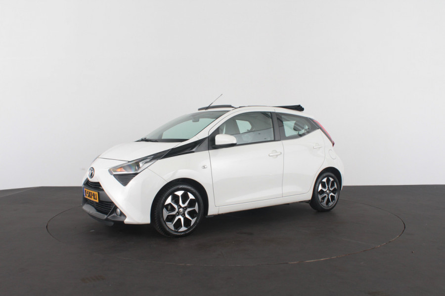 Toyota Aygo 1.0 VVT-i x-joy > Schuifdak/Camera/Navigatie via (Apple CarPlay / Android Auto)