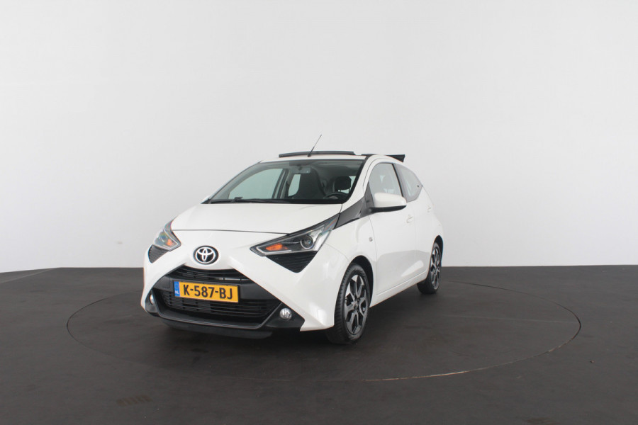 Toyota Aygo 1.0 VVT-i x-joy > Schuifdak/Camera/Navigatie via (Apple CarPlay / Android Auto)