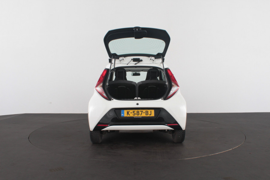 Toyota Aygo 1.0 VVT-i x-joy > Schuifdak/Camera/Navigatie via (Apple CarPlay / Android Auto)