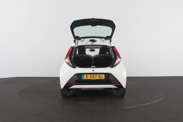 Toyota Aygo 1.0 VVT-i x-joy > Schuifdak/Camera/Navigatie via (Apple CarPlay / Android Auto)