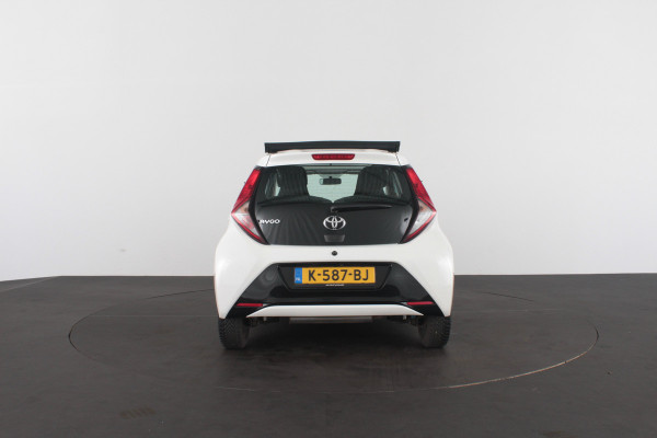 Toyota Aygo 1.0 VVT-i x-joy > Schuifdak/Camera/Navigatie via (Apple CarPlay / Android Auto)