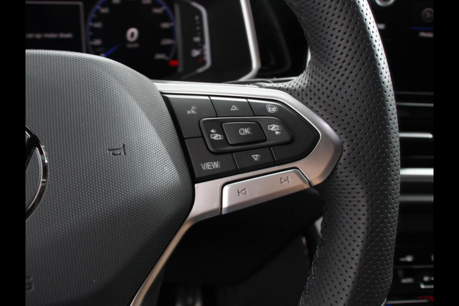 Volkswagen T-Roc 1.5 eTsi R-Line Edition Automaat Camera Navigatie Apple Carplay/Android Auto Climate control Lichtmetalen Velgen Extra Getint Glas Lichtmetalen Velgen Voorstoelen verwarmbaar