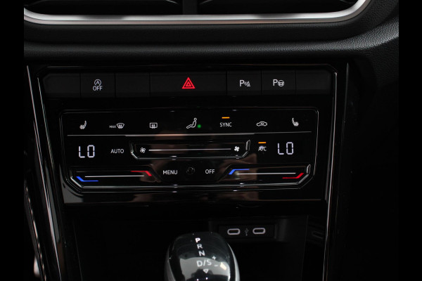 Volkswagen T-Roc 1.5 eTsi R-Line Edition Automaat Camera Navigatie Apple Carplay/Android Auto Climate control Lichtmetalen Velgen Extra Getint Glas Lichtmetalen Velgen Voorstoelen verwarmbaar