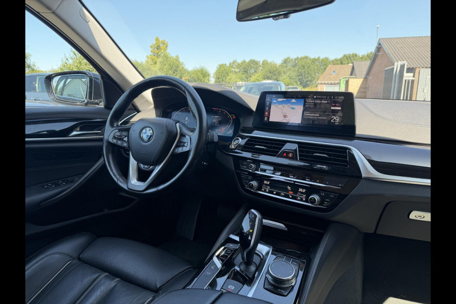 BMW 5 Serie Touring 540i xDrive High Executive Edition | Panoramadak | 360* Camera | Elektrische Achterklep | Climate Control |