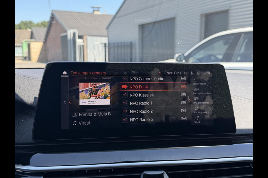 BMW 5 Serie Touring 540i xDrive High Executive Edition | Panoramadak | 360* Camera | Elektrische Achterklep | Climate Control |