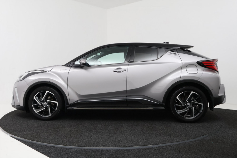 Toyota C-HR 2.0 Hybrid Bi-Tone (SFEERVERLICHTING, STOELVERWARMING, ACHTERUITRIJCAMERA, PARKEERSENSOREN)