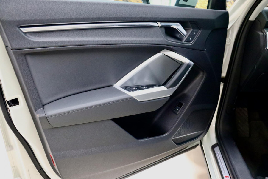Audi Q3 Sportback 45 TFSI Quattro Pro Line S|Dew silver met.|CAM