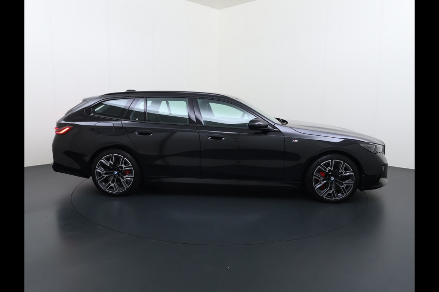 BMW 5 Serie Touring 550e xDrive M-pakket | 1ste eigenaar Pano Harman\Kardon
