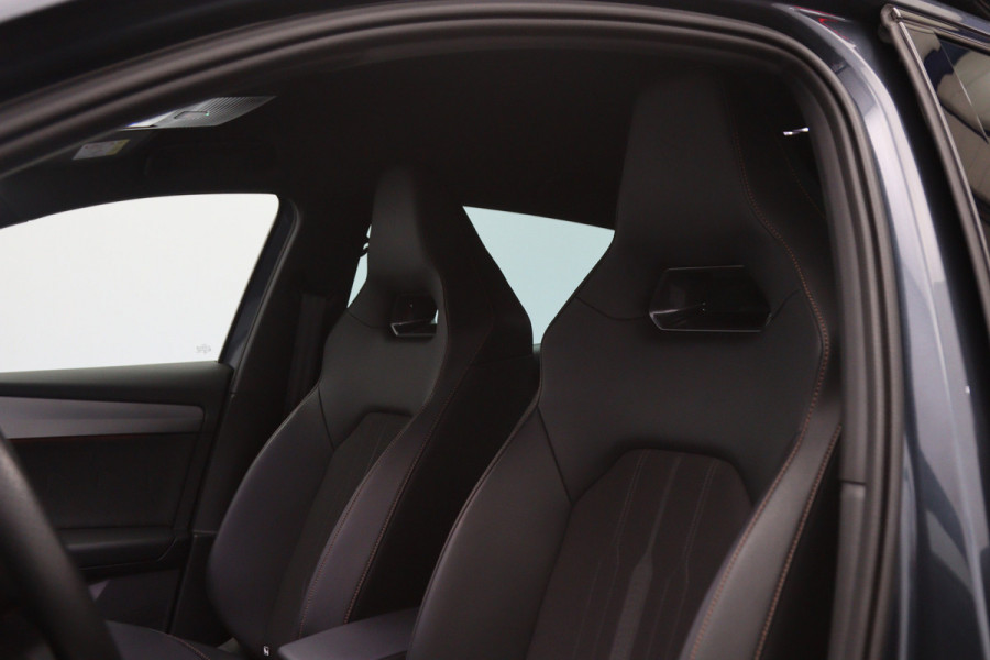 CUPRA Leon 1.4 e-Hybrid VZ 245 PK Performance PHEV, Camera, Kuipstoelen, Navigatie, Stuurverwarming
