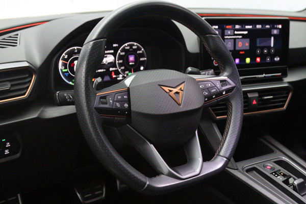 CUPRA Leon 1.4 e-Hybrid VZ 245 PK Performance PHEV, Camera, Kuipstoelen, Navigatie, Stuurverwarming