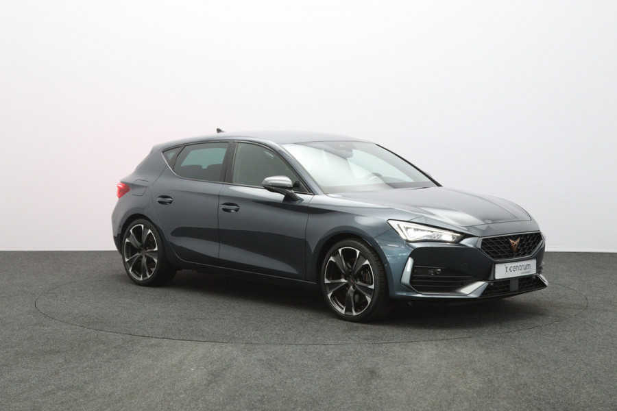 CUPRA Leon 1.4 e-Hybrid VZ 245 PK Performance PHEV, Camera, Kuipstoelen, Navigatie, Stuurverwarming