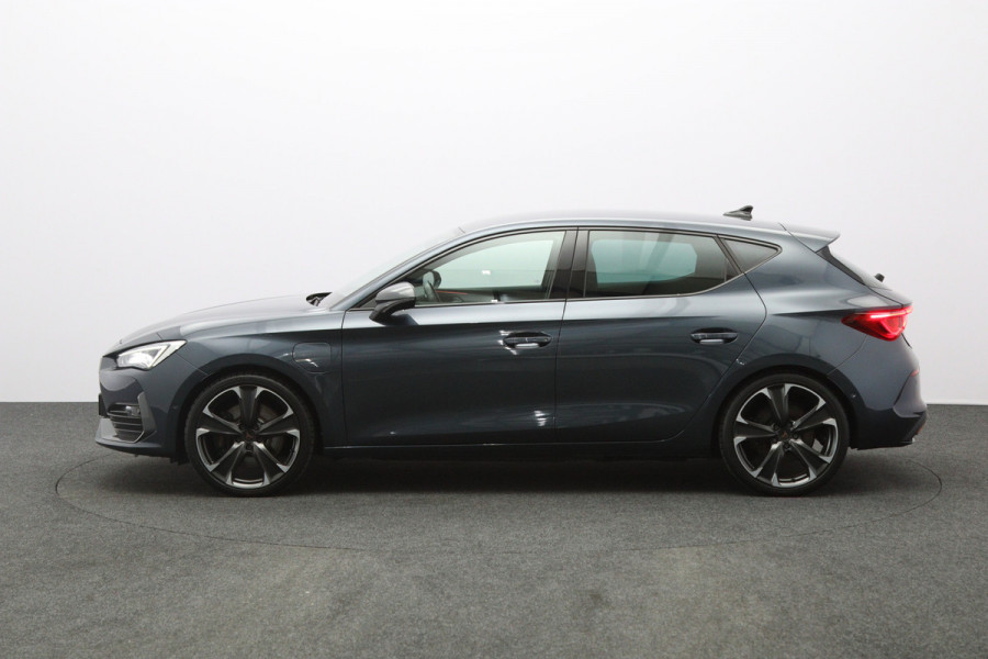 CUPRA Leon 1.4 e-Hybrid VZ 245 PK Performance PHEV, Camera, Kuipstoelen, Navigatie, Stuurverwarming