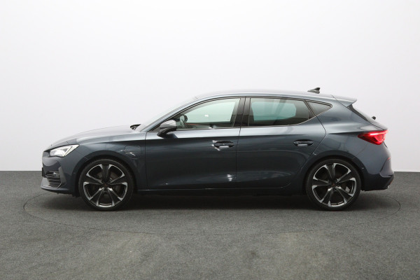 CUPRA Leon 1.4 e-Hybrid VZ 245 PK Performance PHEV, Camera, Kuipstoelen, Navigatie, Stuurverwarming