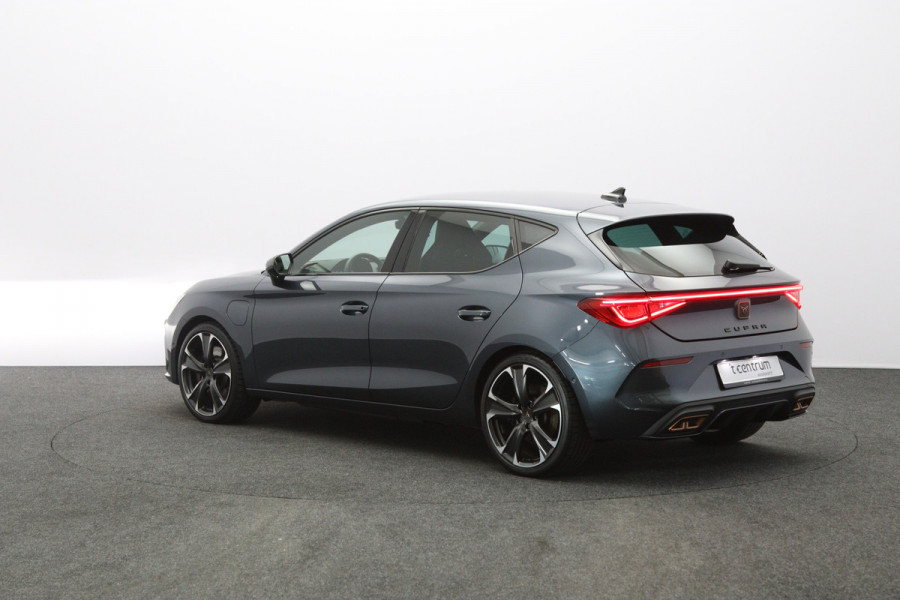 CUPRA Leon 1.4 e-Hybrid VZ 245 PK Performance PHEV, Camera, Kuipstoelen, Navigatie, Stuurverwarming