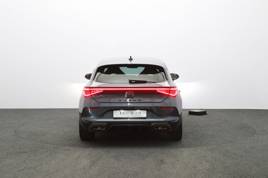 CUPRA Leon 1.4 e-Hybrid VZ 245 PK Performance PHEV, Camera, Kuipstoelen, Navigatie, Stuurverwarming