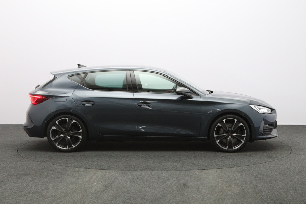 CUPRA Leon 1.4 e-Hybrid VZ 245 PK Performance PHEV, Camera, Kuipstoelen, Navigatie, Stuurverwarming