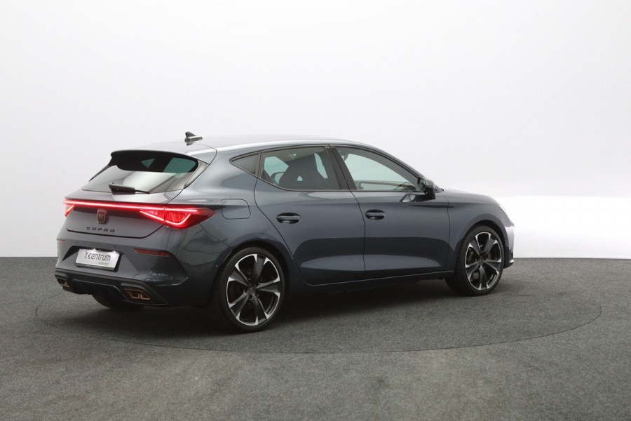CUPRA Leon 1.4 e-Hybrid VZ 245 PK Performance PHEV, Camera, Kuipstoelen, Navigatie, Stuurverwarming