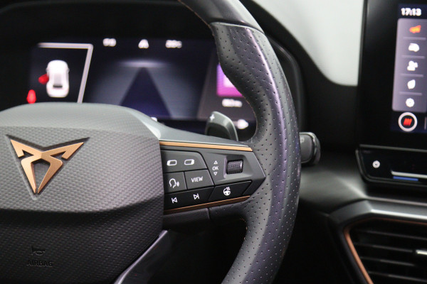 CUPRA Leon 1.4 e-Hybrid VZ 245 PK Performance PHEV, Camera, Kuipstoelen, Navigatie, Stuurverwarming